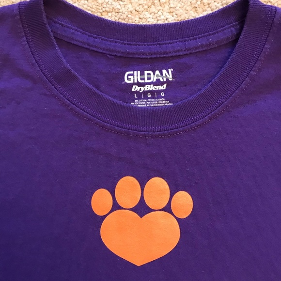 Animal Shelter Volunteer Graphic Tee Adult Size Large Purple Heart Paw Print - Picture 2 of 7